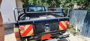 Nissan Pick-Up 1999 Blue