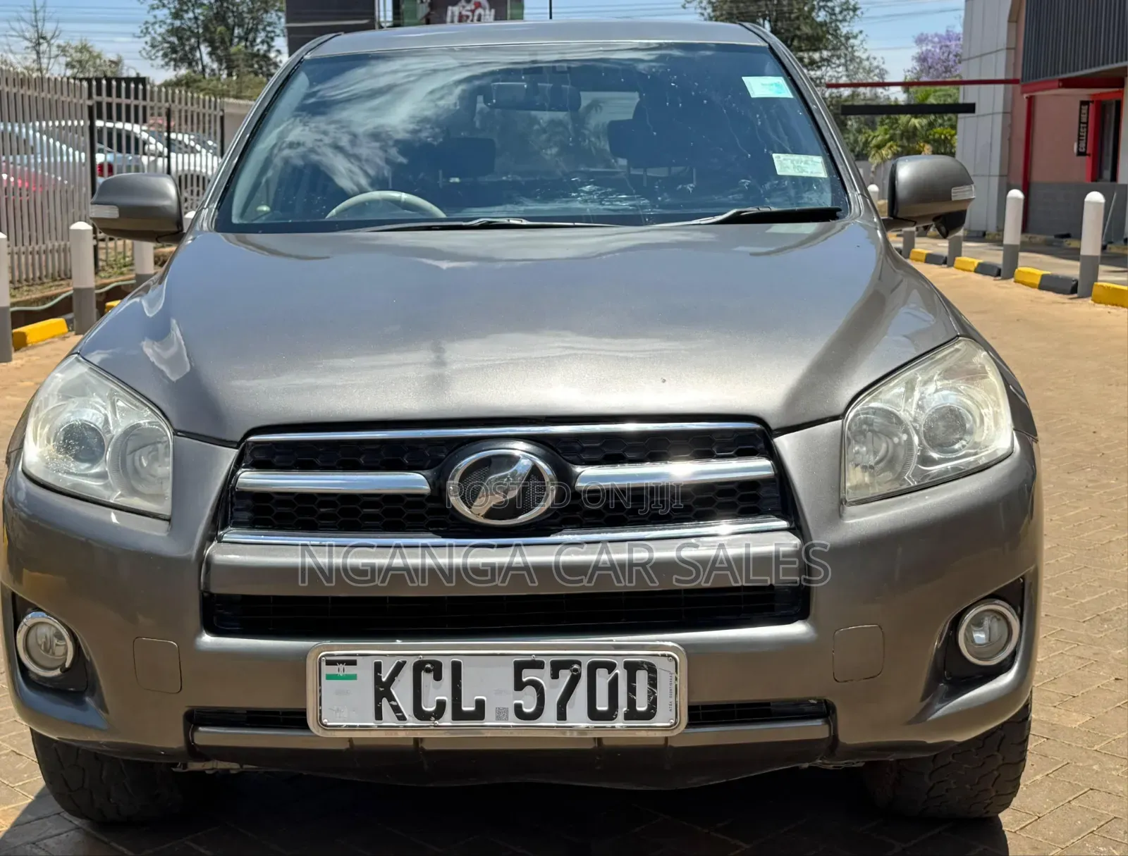 Toyota RAV4 2010 Brown