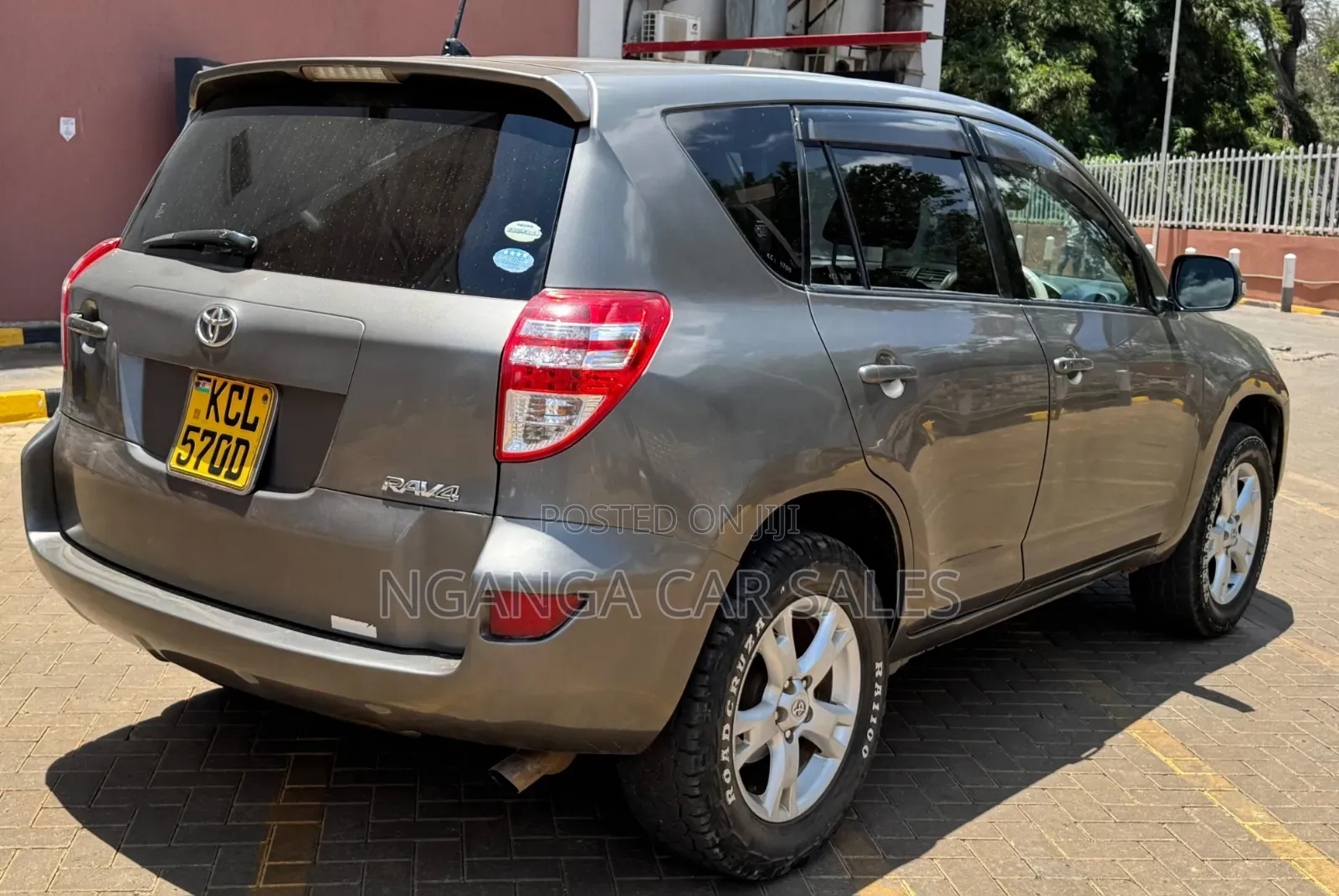 Toyota RAV4 2010 Brown