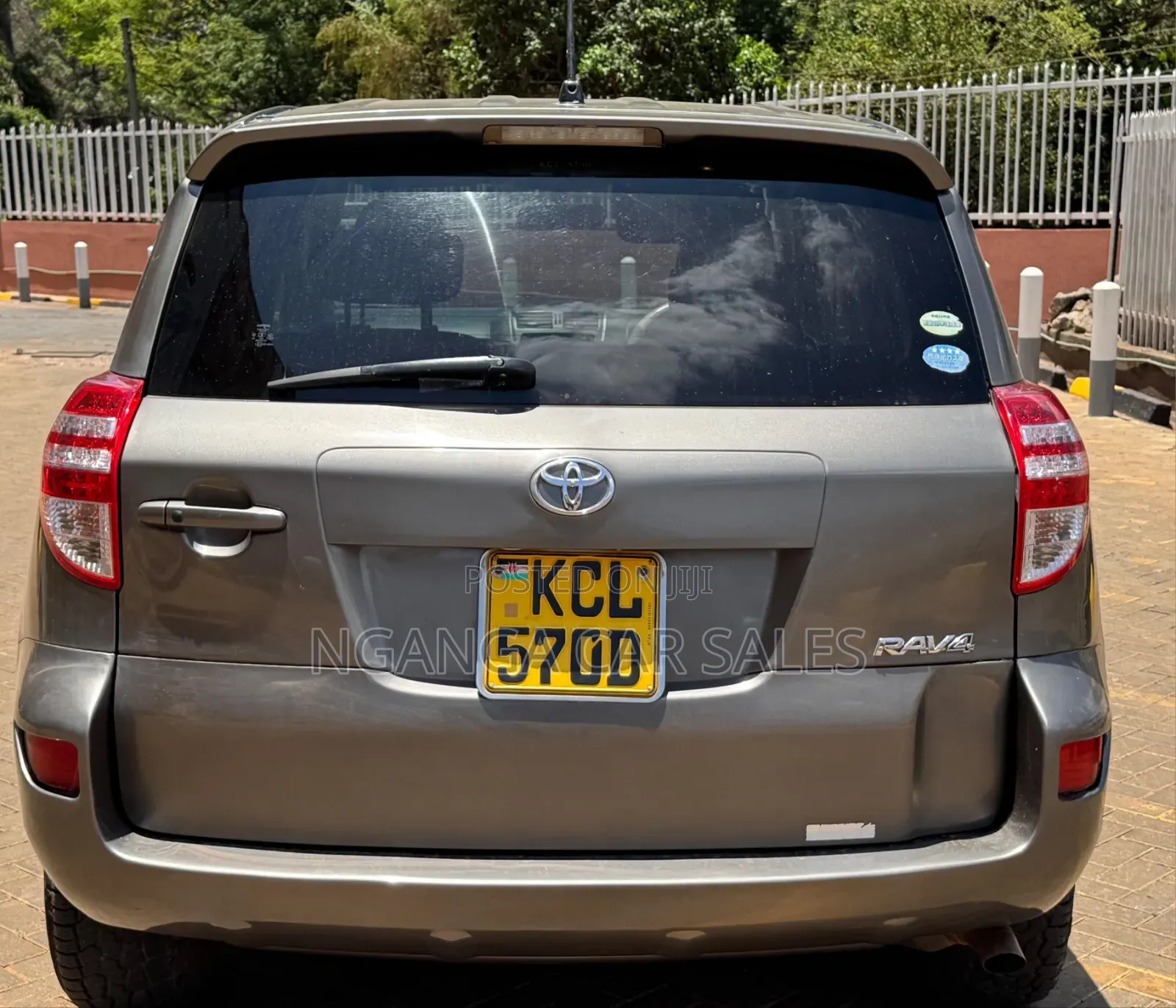 Toyota RAV4 2010 Brown