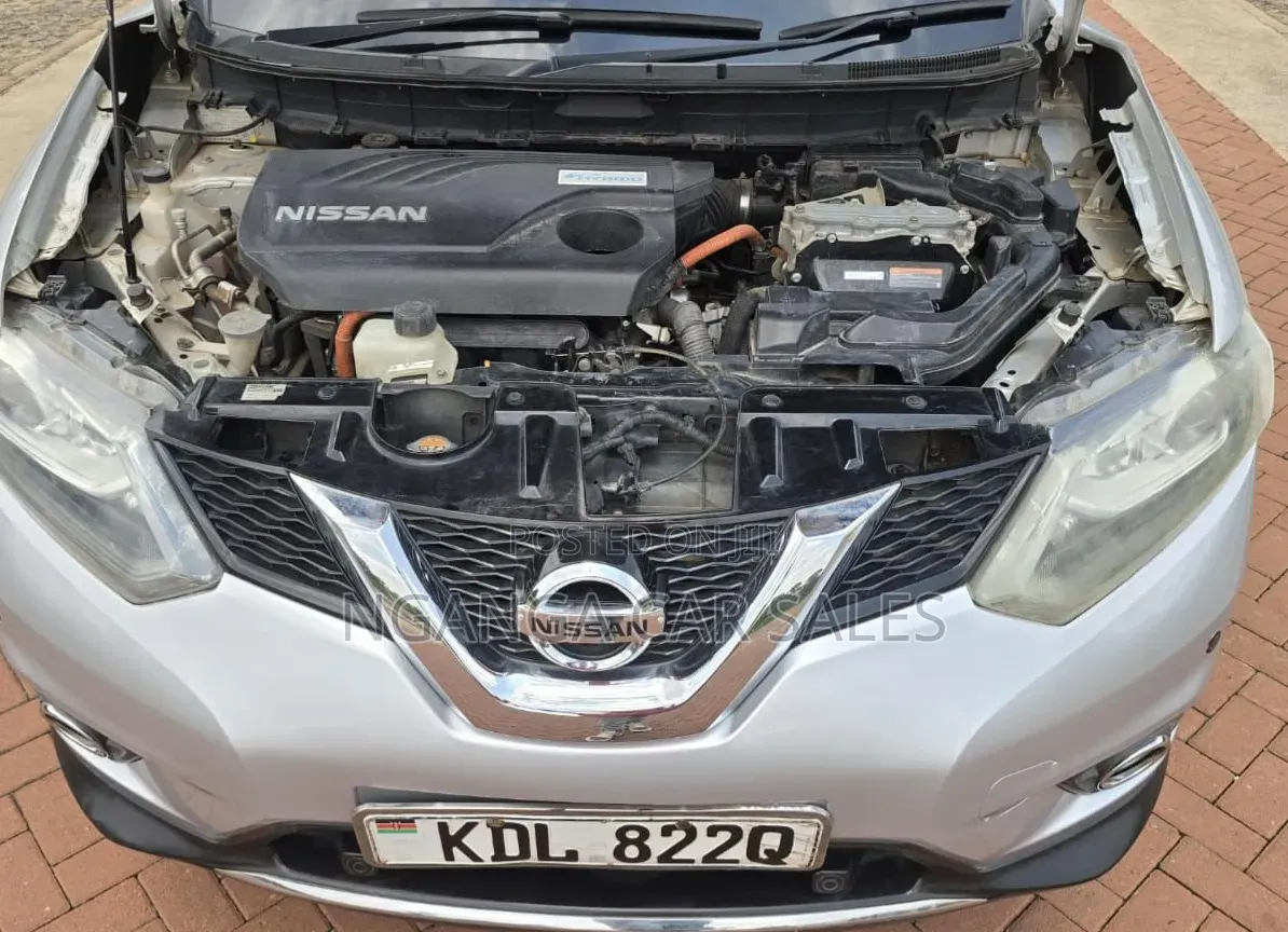 Nissan X-Trail 2016 Silver