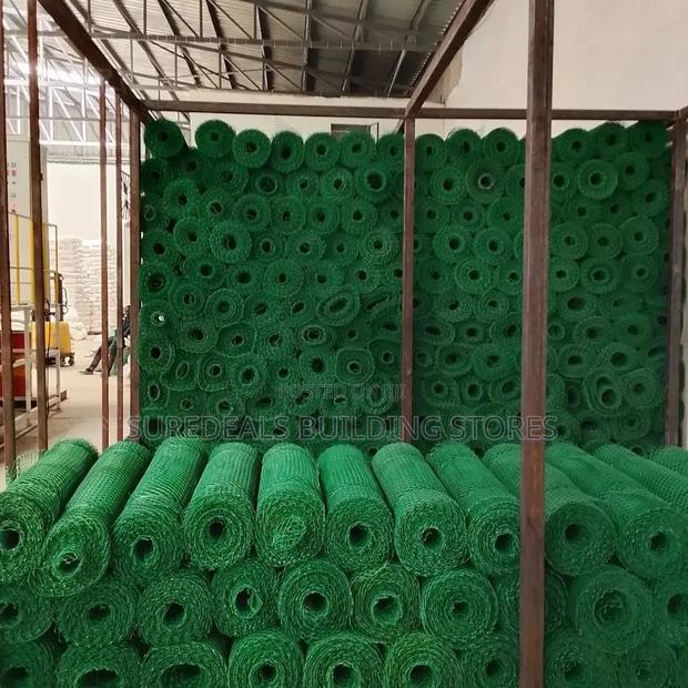 Green Plastic Poultry Mesh Roll, 1m * 25m - thumbnail 3