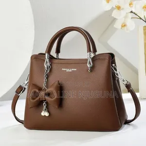 Laura Slingbag