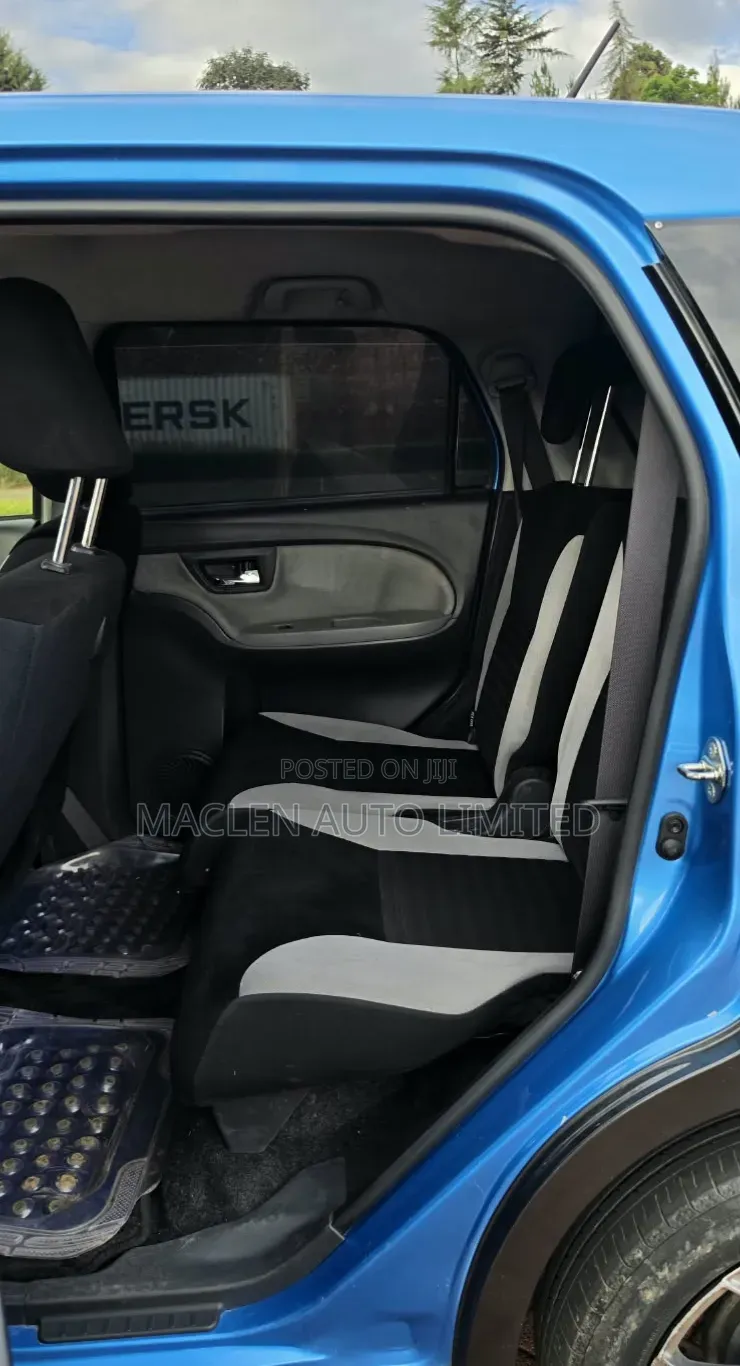 Daihatsu Cast 2018 Blue