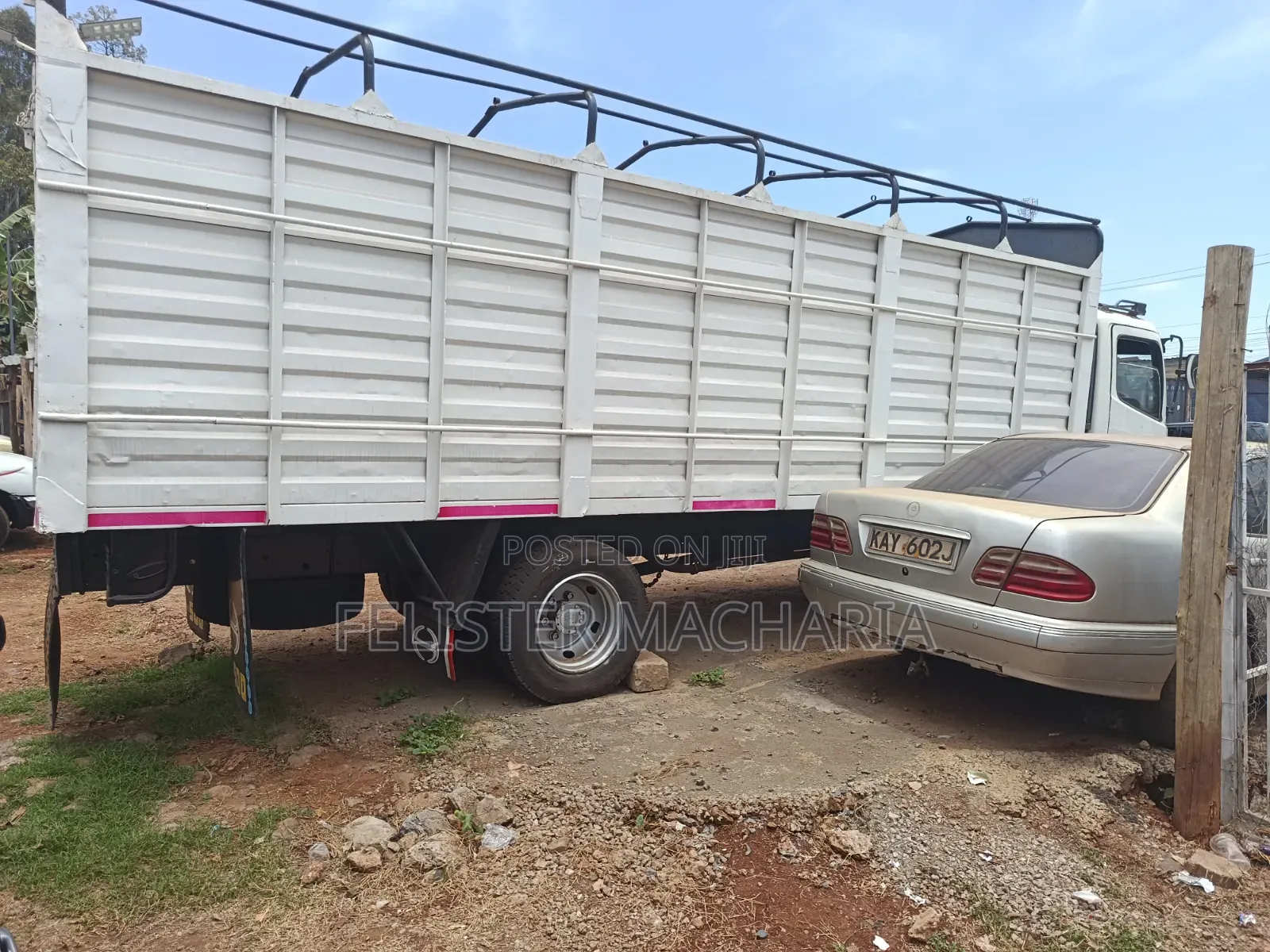 Hino Hino Dutro 2014 White