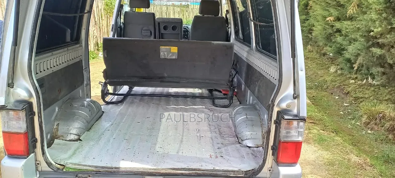 Nissan Vanette 2009 Grey