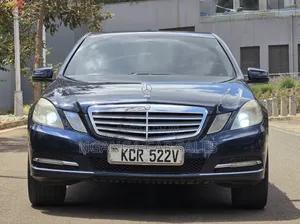 Mercedes-Benz E200 2012 Blue