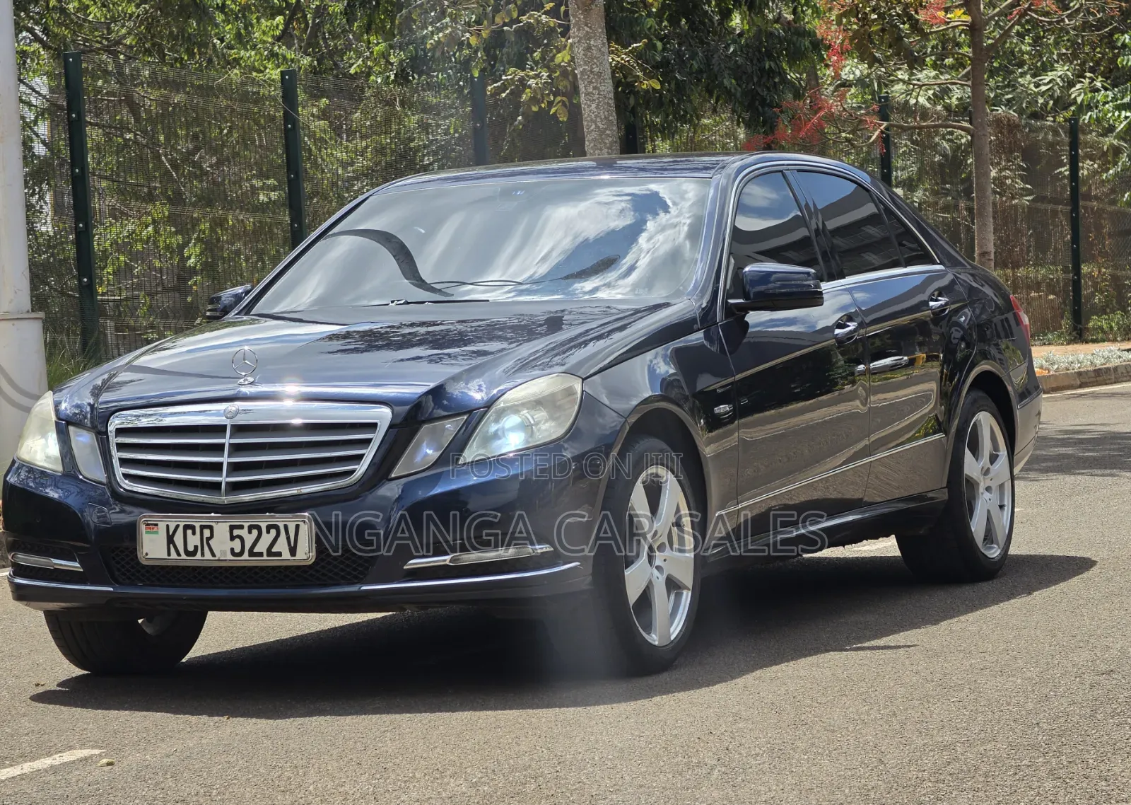 Mercedes-Benz E200 2012 Blue