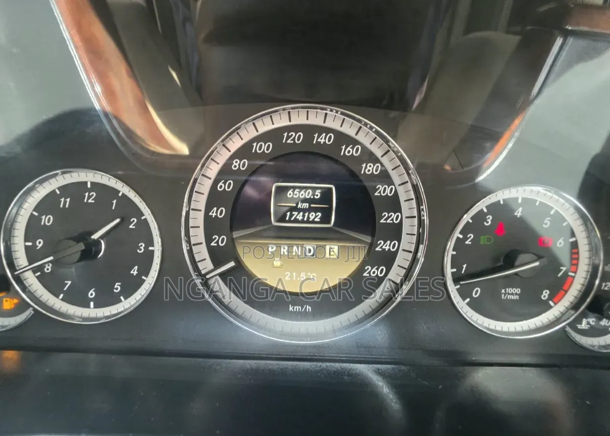Mercedes-Benz E200 2012 Blue