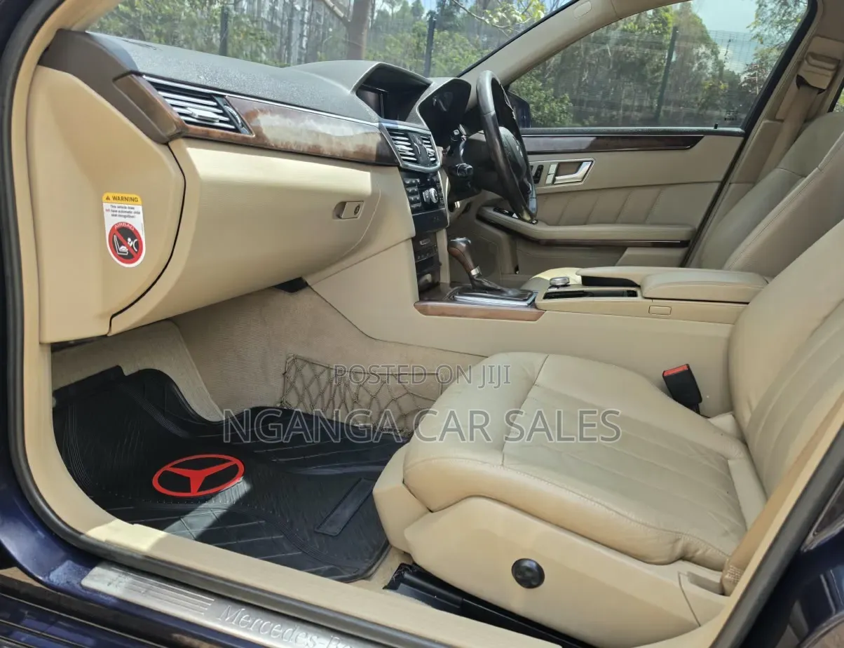 Mercedes-Benz E200 2012 Blue