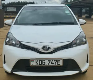 Toyota Vitz 2014 White