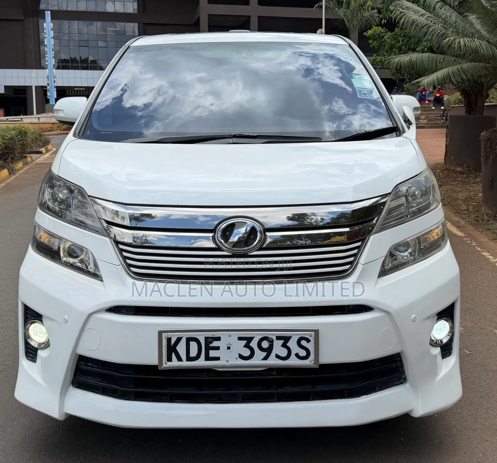 Toyota Vellfire 2014 White