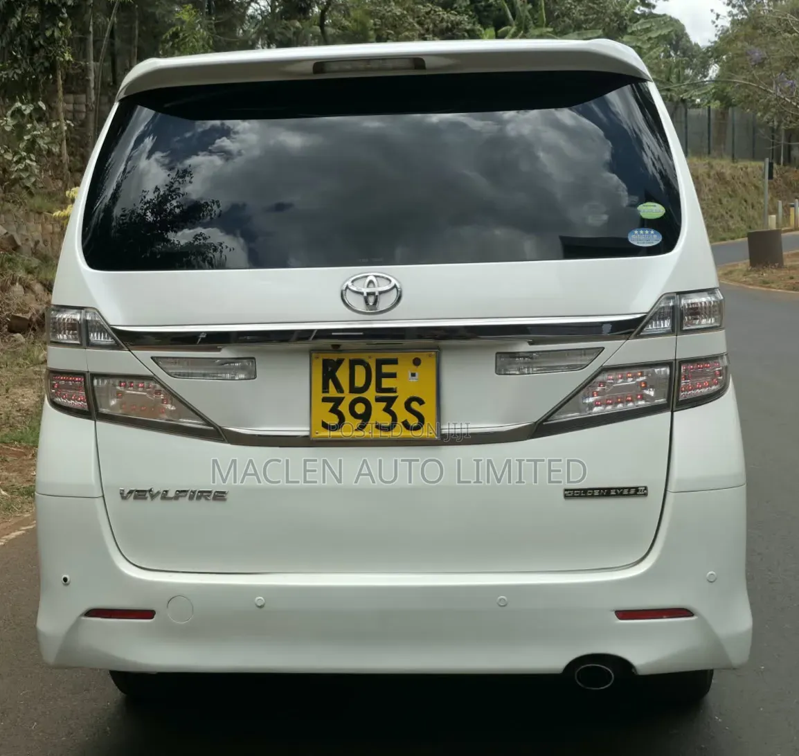 Toyota Vellfire 2014 White