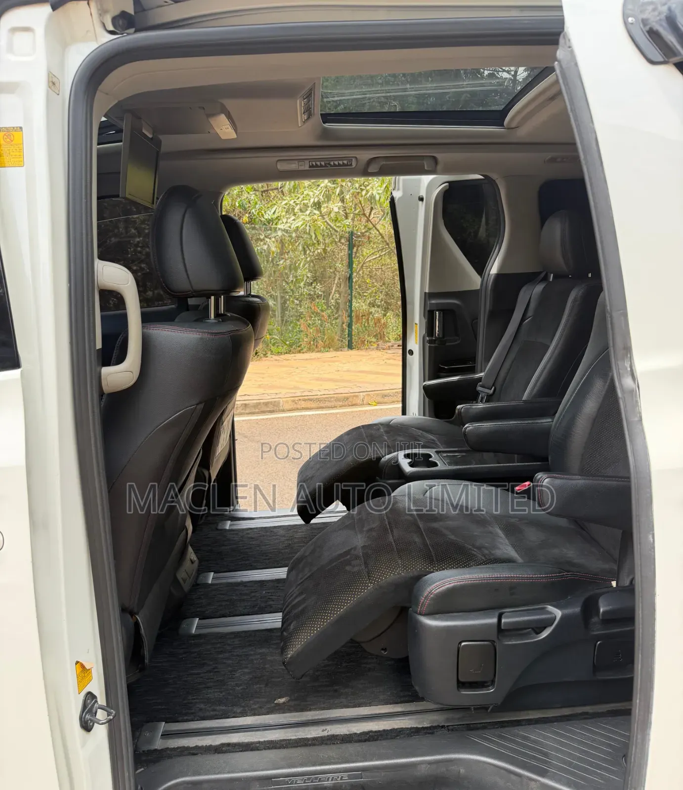 Toyota Vellfire 2014 White