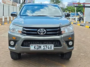 Toyota Hilux 2023 Gray