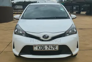 Toyota Vitz 2014 White