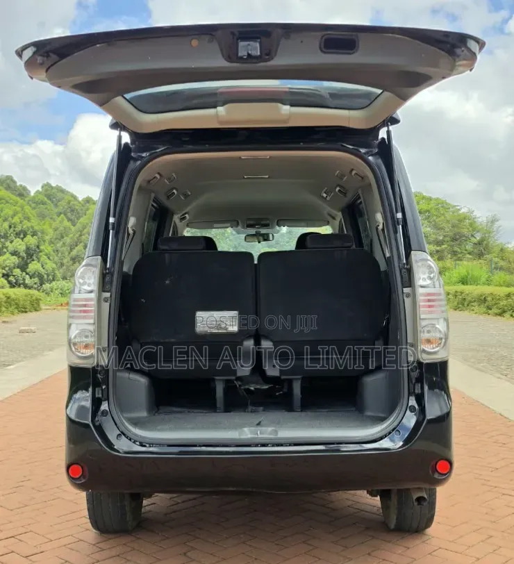Toyota Voxy 2009 Black