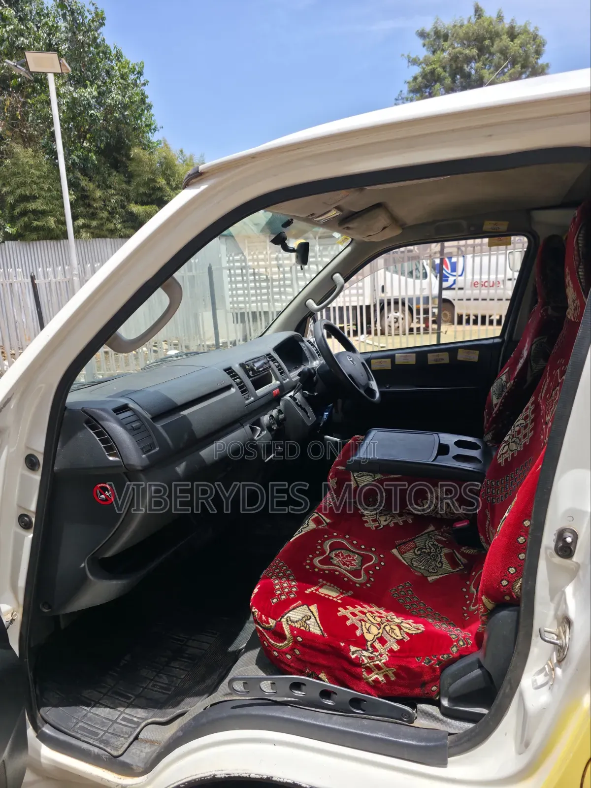 Toyota HiAce 2016