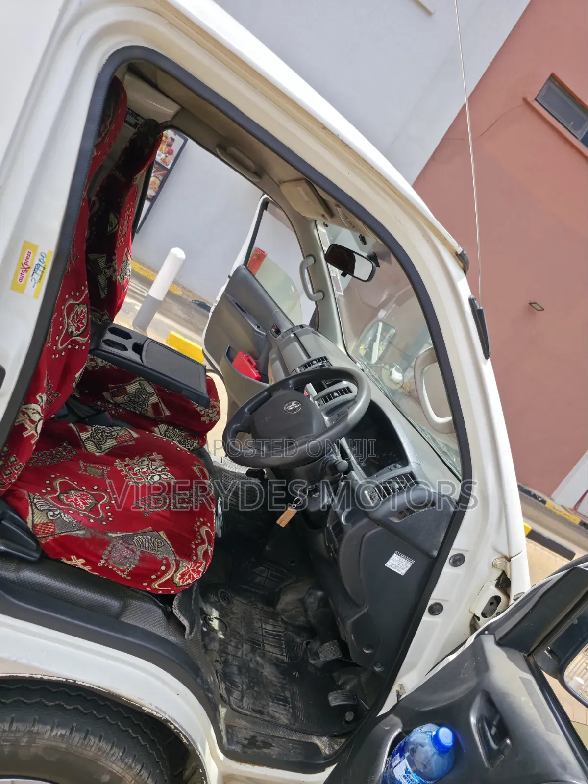 Toyota HiAce 2016