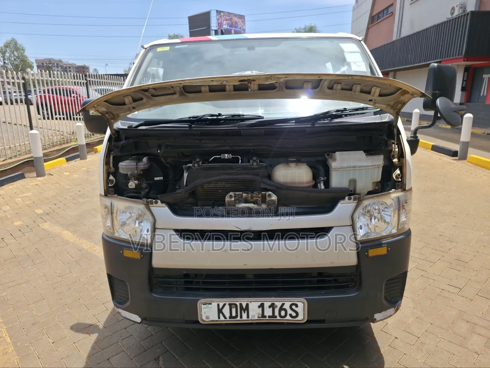 Toyota HiAce 2016