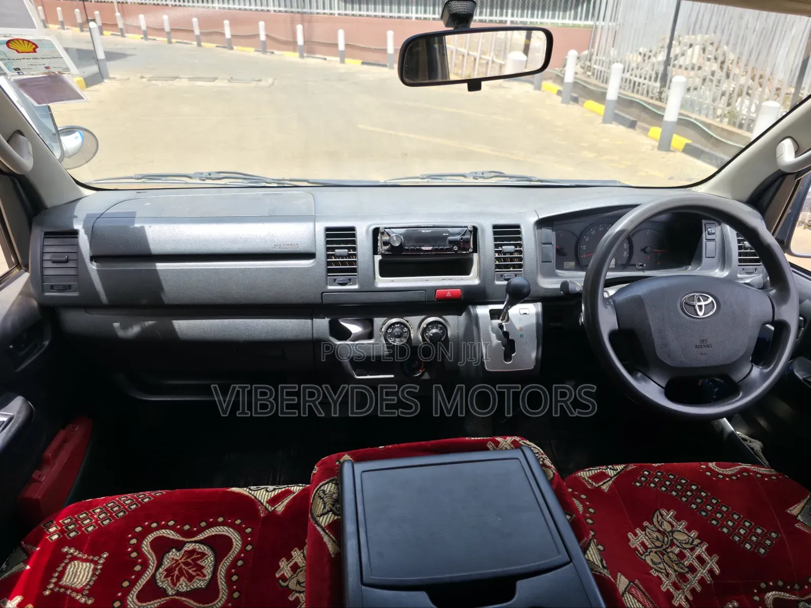 Toyota HiAce 2016