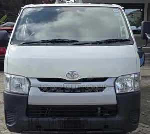 Toyota HiAce 2019 White