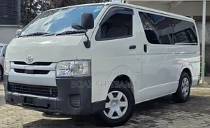 Toyota HiAce 2019 White