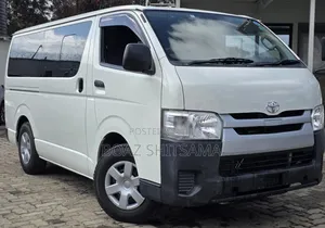 Toyota HiAce 2019 White