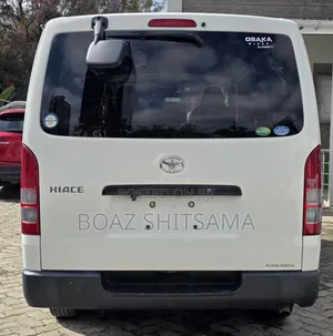 Toyota HiAce 2019 White