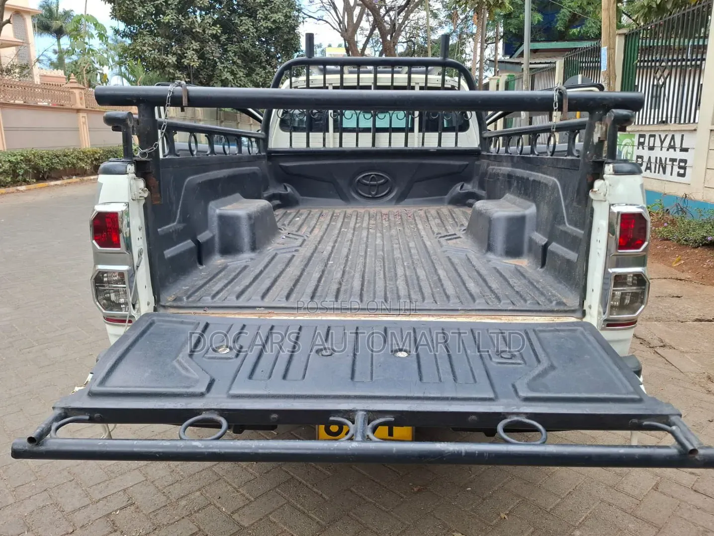 Toyota Hilux 2015 White
