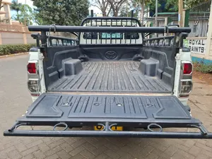 Toyota Hilux 2015 White