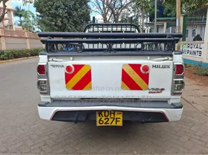 Toyota Hilux 2015 White