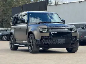 Land Rover Defender 2023 Green