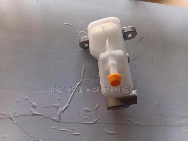Nissan Caravan E25 Brake Master Cylinder - thumbnail 3