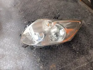 Auris Non-Xenon Headlight