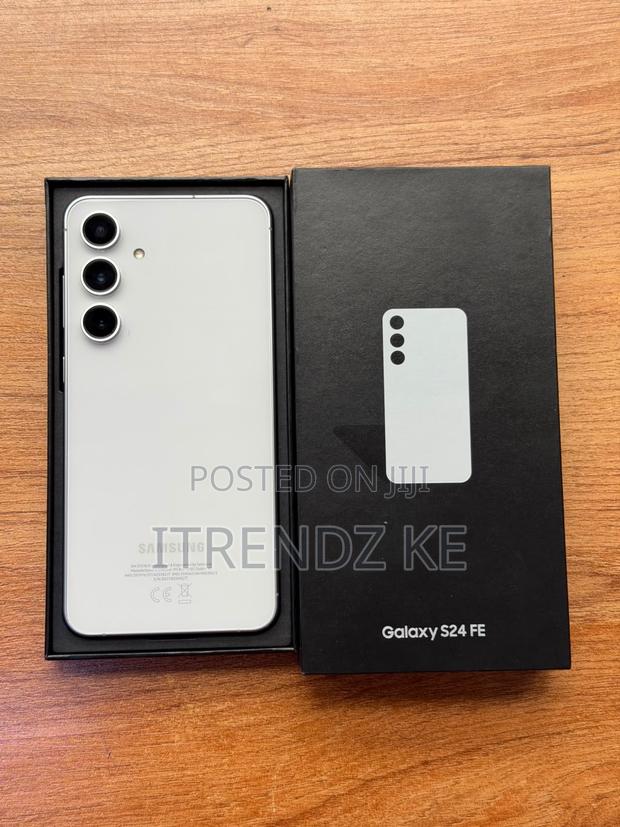 Samsung Galaxy S24 FE 256 GB White - thumbnail 3