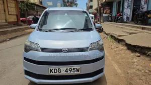 Toyota Spade 2014 Blue