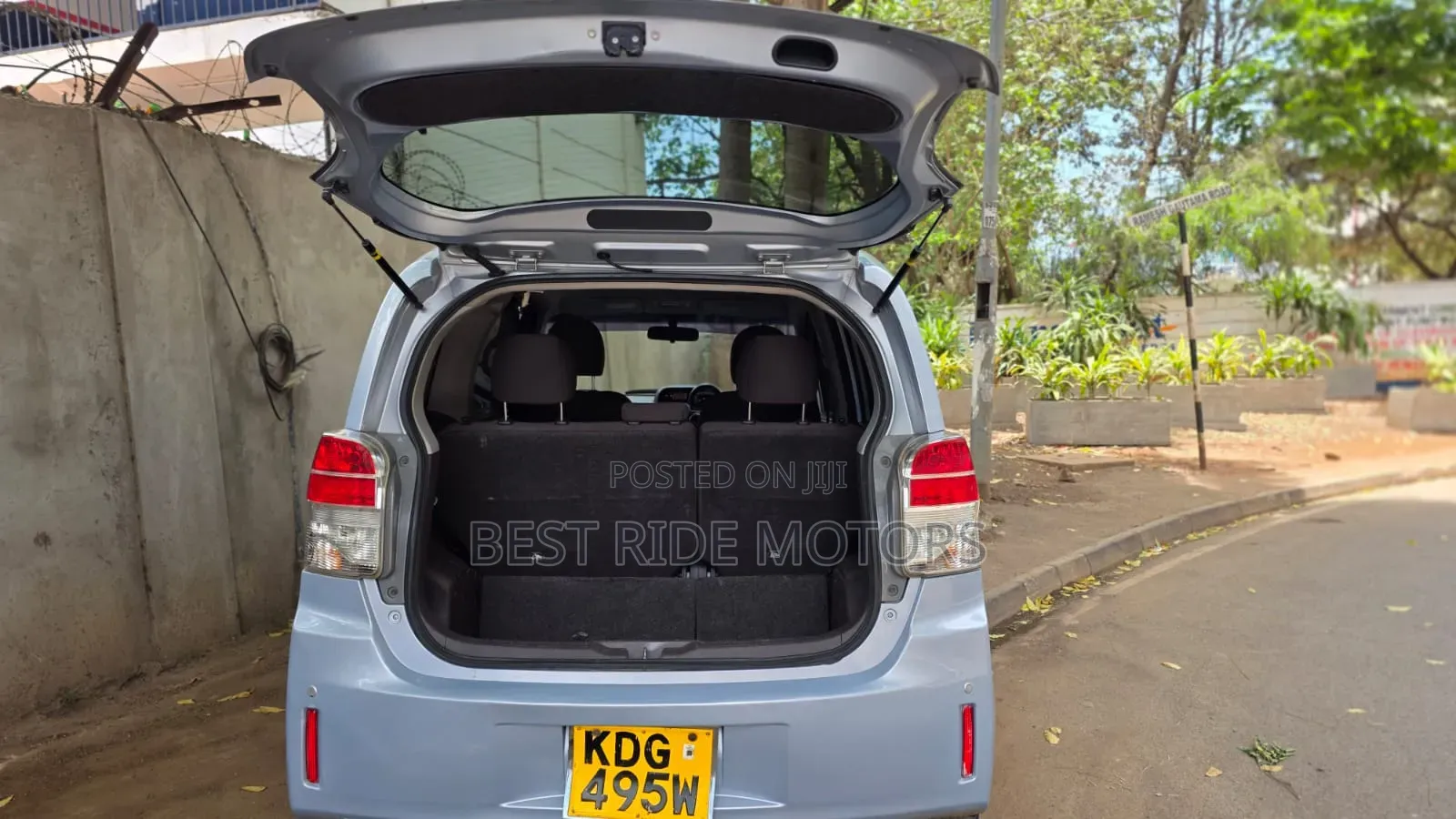 Toyota Spade 2014 Blue