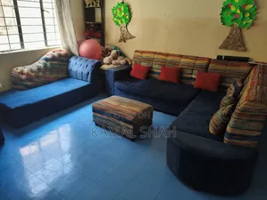 Home Furniture/ Sofa