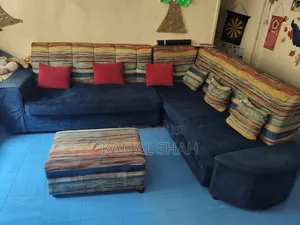 Home Furniture/ Sofa