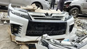 Toyota Voxy 2016 Xenon Nosecut