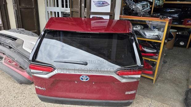 Toyota Rav4 2019 Electric Tailgate/Boot - thumbnail 2