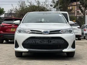 Toyota Corolla Fielder 1.5 Hybrid FWD 2019 White