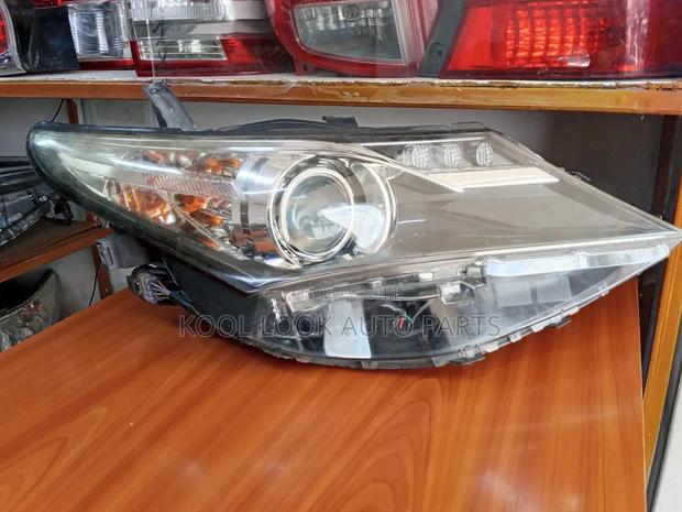 Toyota Auris 2012 Xenon Headlights - thumbnail 3