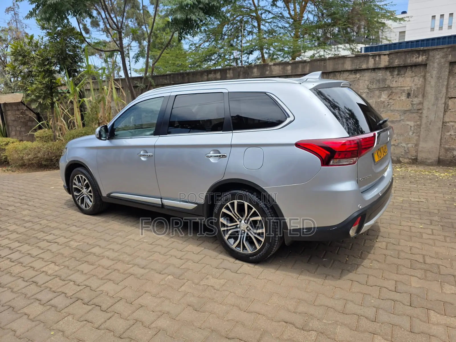 Mitsubishi Outlander 2016 Silver