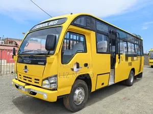 Isuzu NQR 2016 Yellow