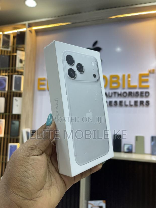 New Apple iPhone 18 Pro Max 256 GB Silver - main view