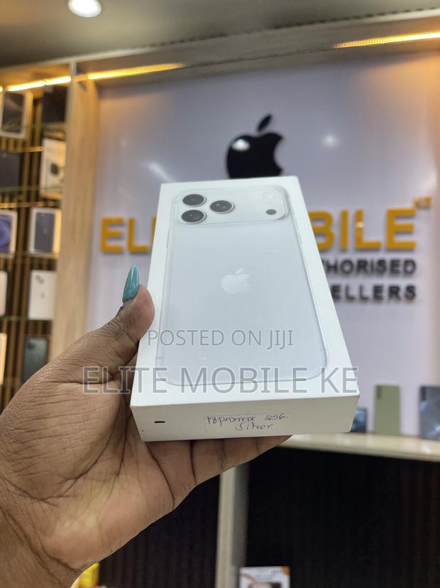 New Apple iPhone 18 Pro Max 256 GB Silver - thumbnail 3