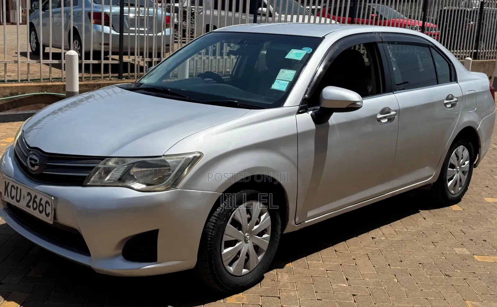 Toyota Axio 1.5 G 2WD 2012 Silver