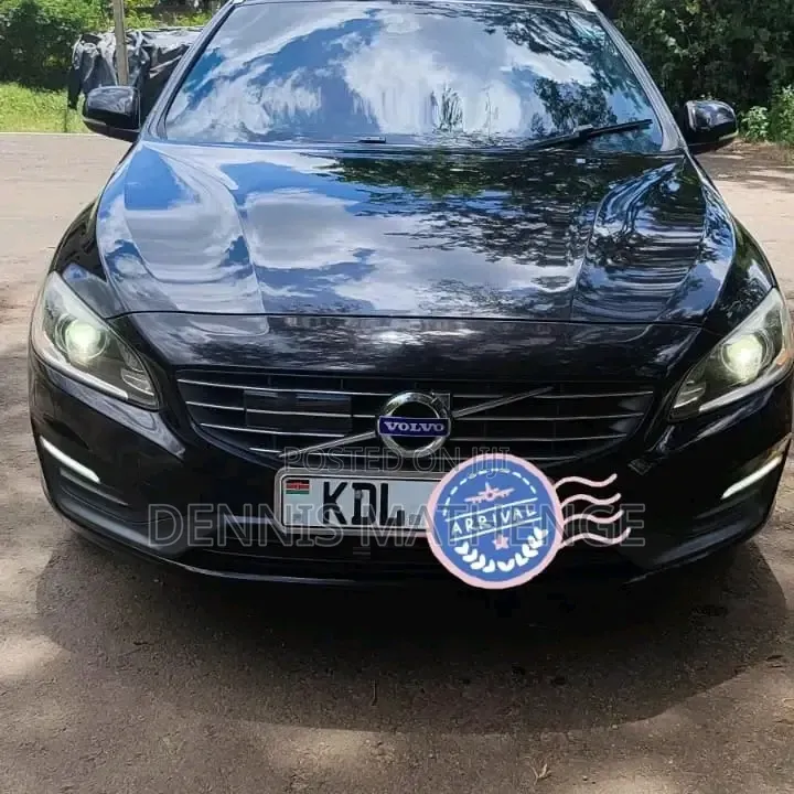 Volvo V60 2015 Maroon